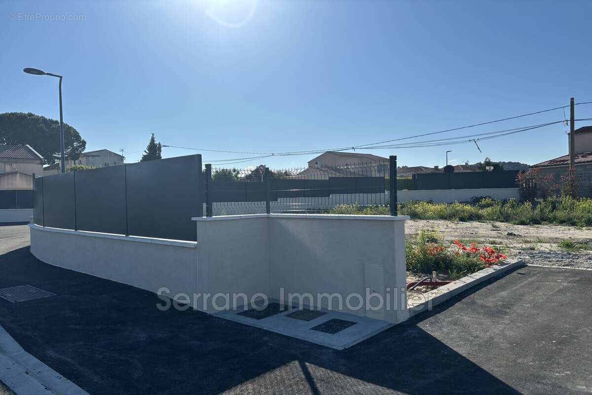 Terrain 356 m² à Chateaurenard  - photo 3