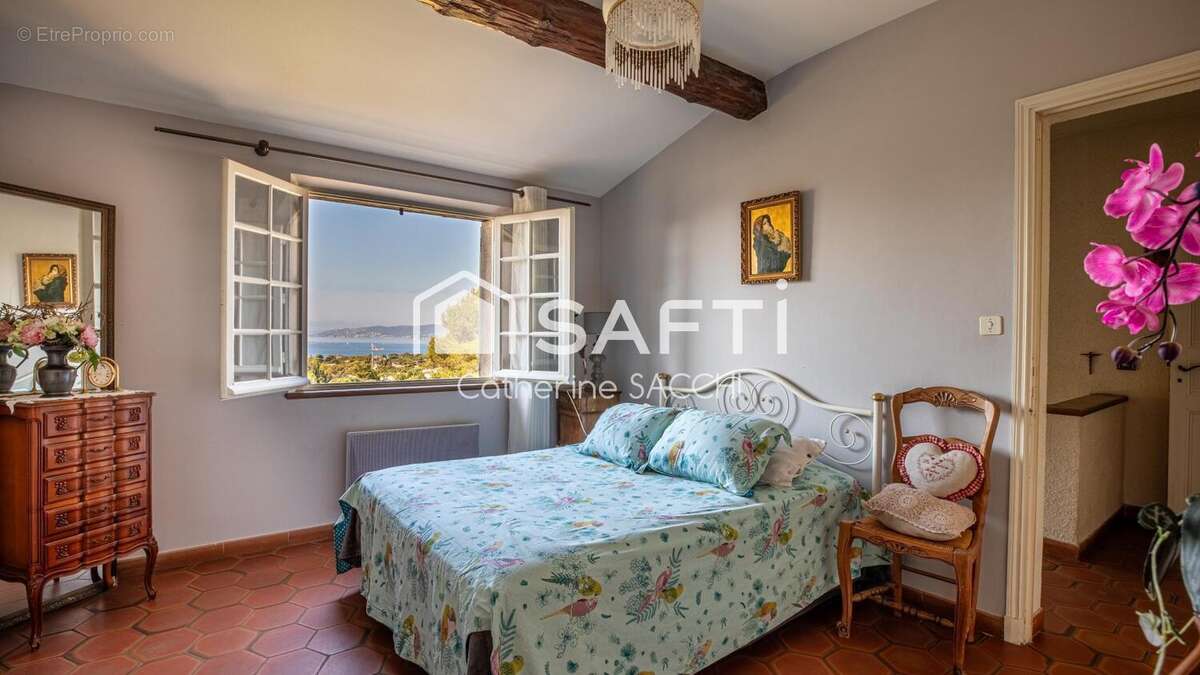 Maison 145 m² à Saint-Raphael  - photo 9