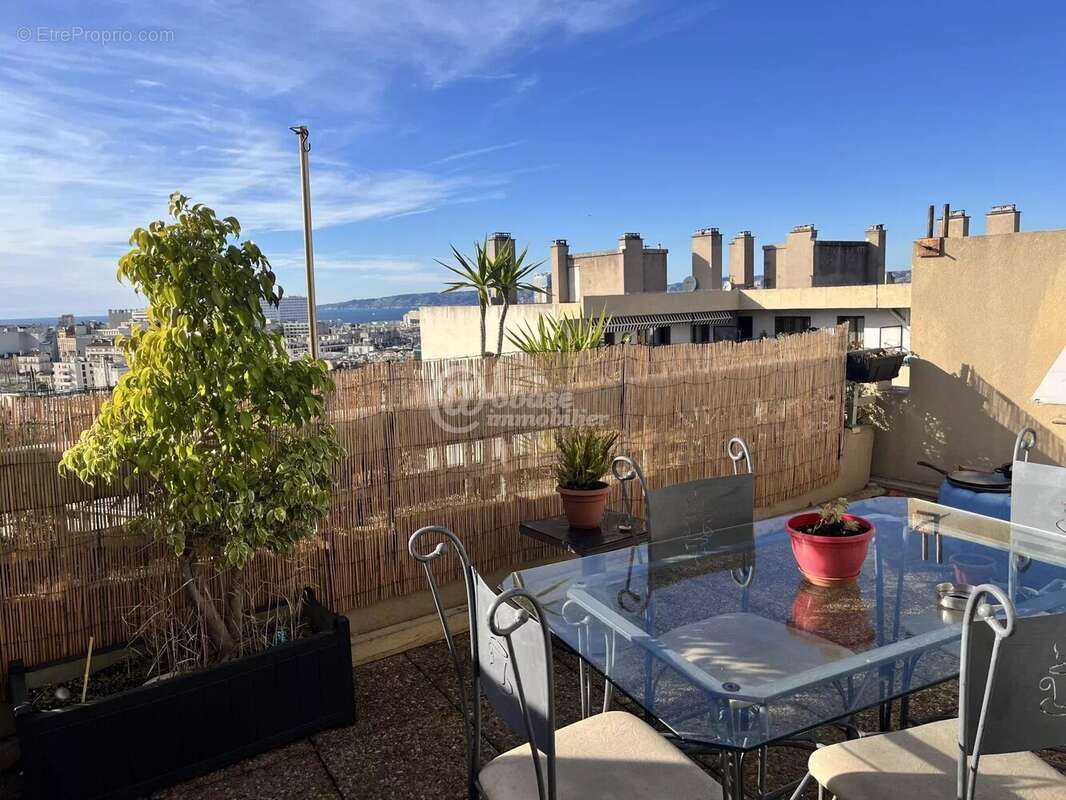 Appartement à MARSEILLE-1E
