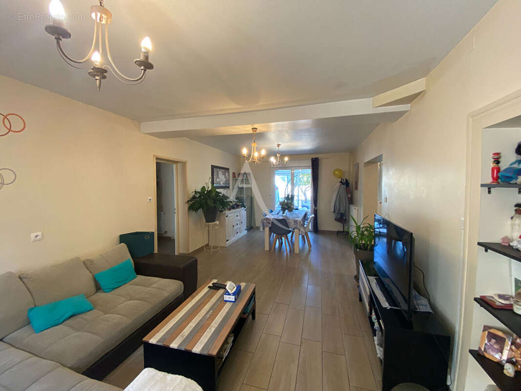 Maison à SAINT-JUERY