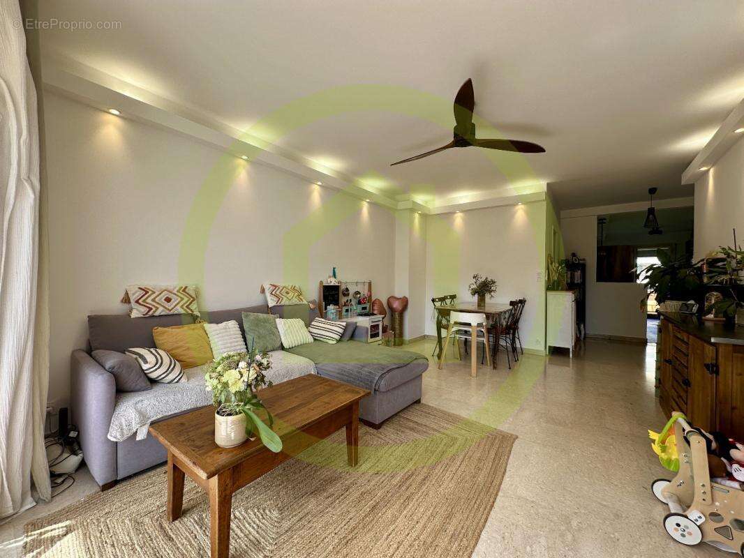 Appartement à MARSEILLE-9E