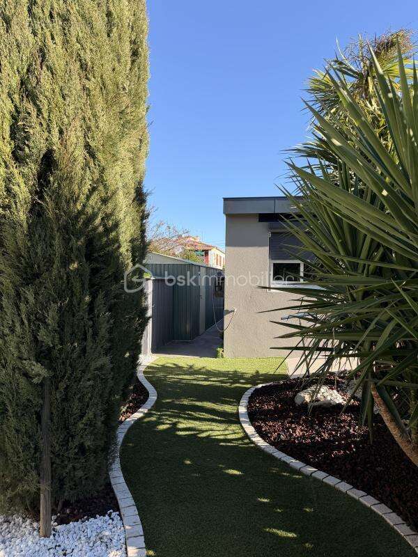 Maison à SAINT-LAURENT-D'AIGOUZE