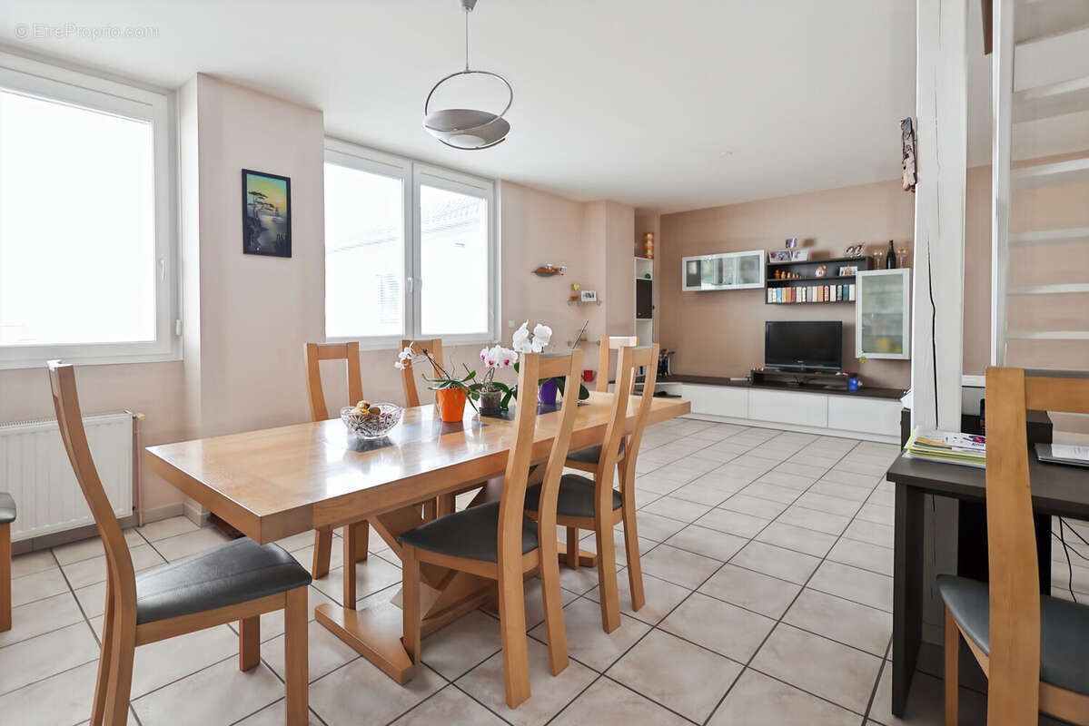 Appartement 100 m² à Besancon  - photo 3