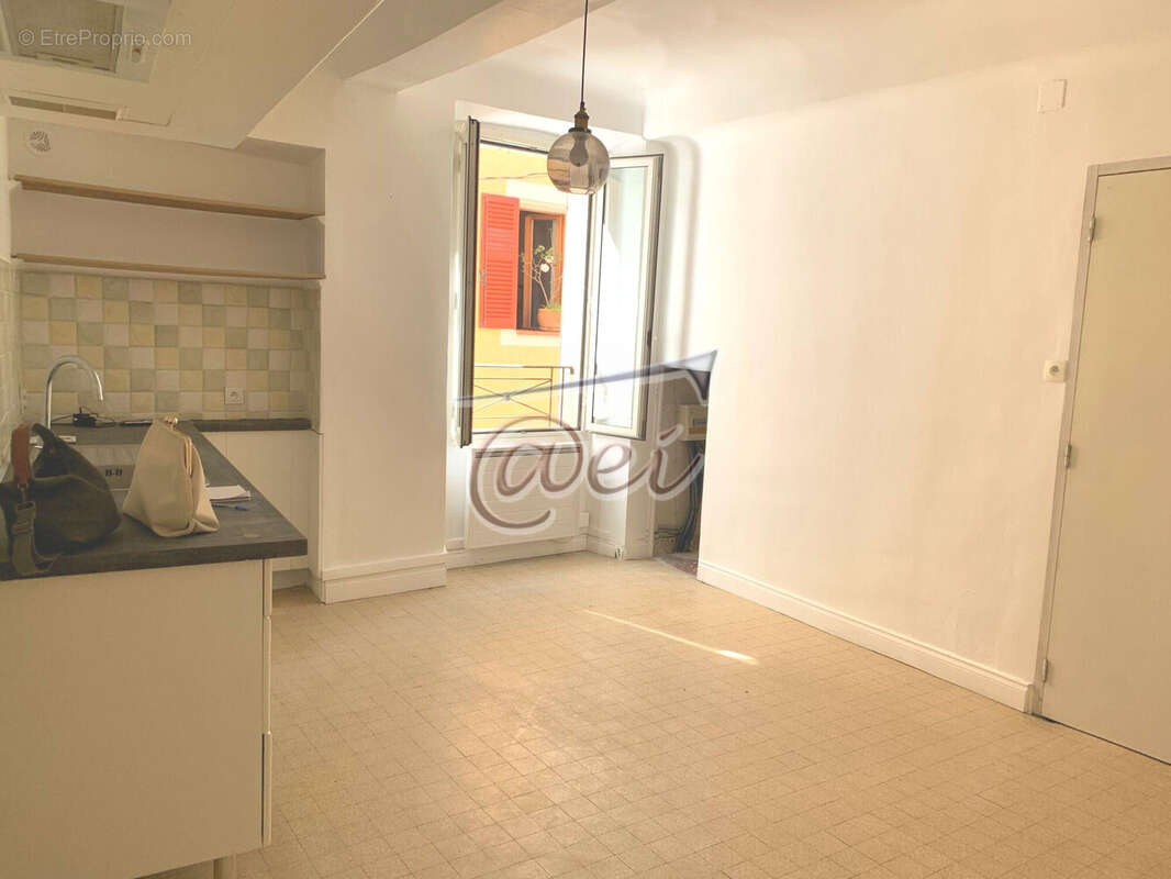 Appartement à SAINT-MAXIMIN-LA-SAINTE-BAUME