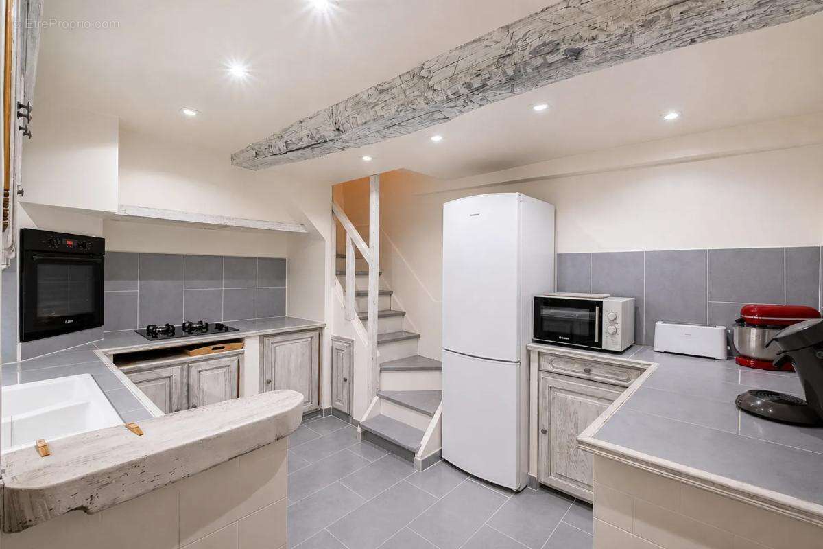 Appartement de 5 pièces de 90 m² situé à Bouyon - photo 4