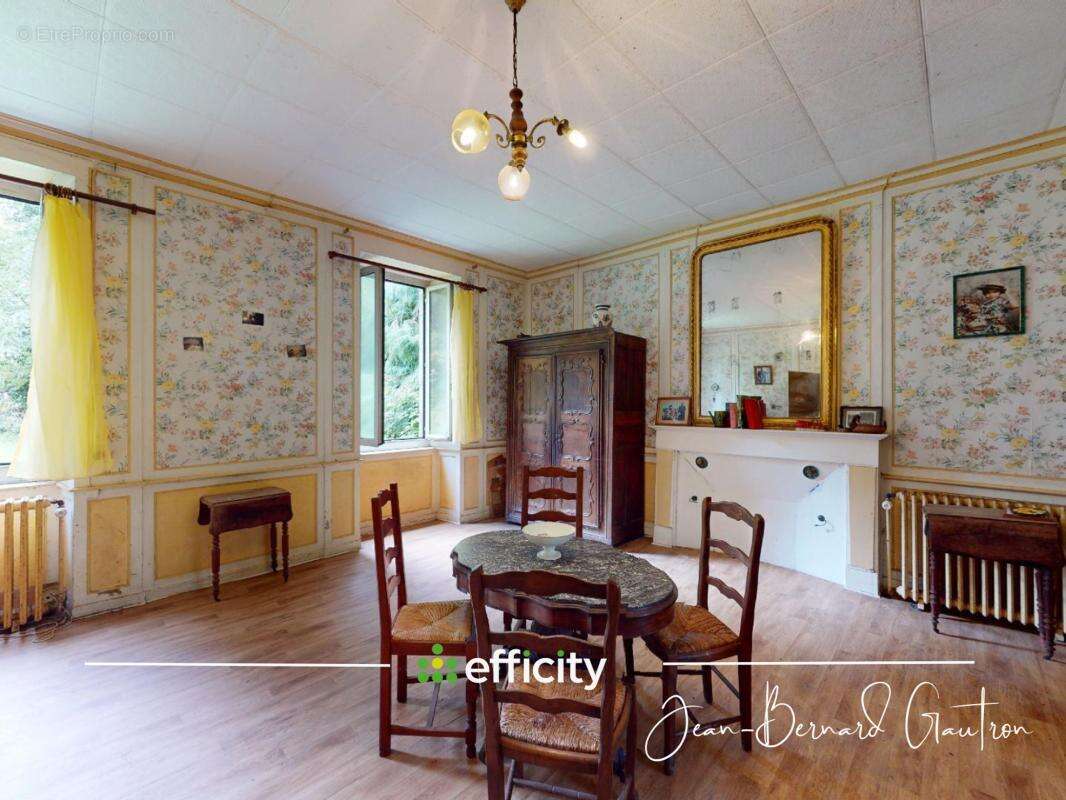 Maison à SAINT-HERNIN