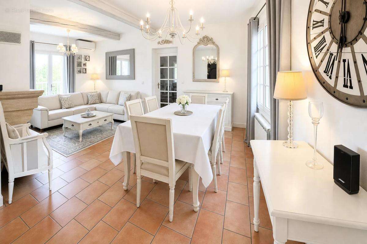 Maison à SAIGNON