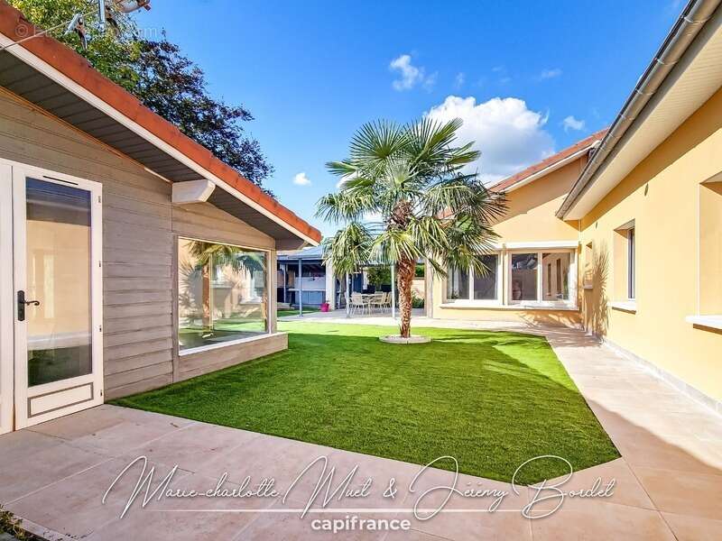 Grande maison familiale avec logement indépendant, garages et dépendances - photo 9