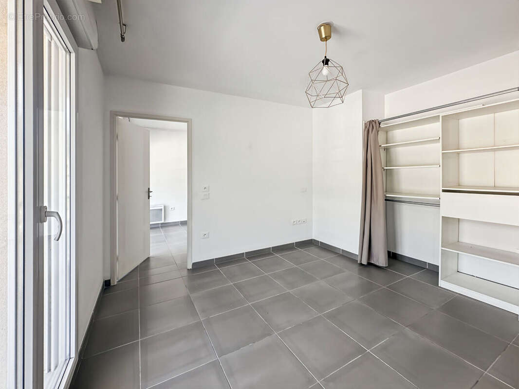 Appartement à ENSUES-LA-REDONNE