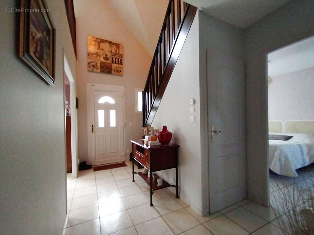 Maison à SAINT-SEBASTIEN-DE-MORSENT