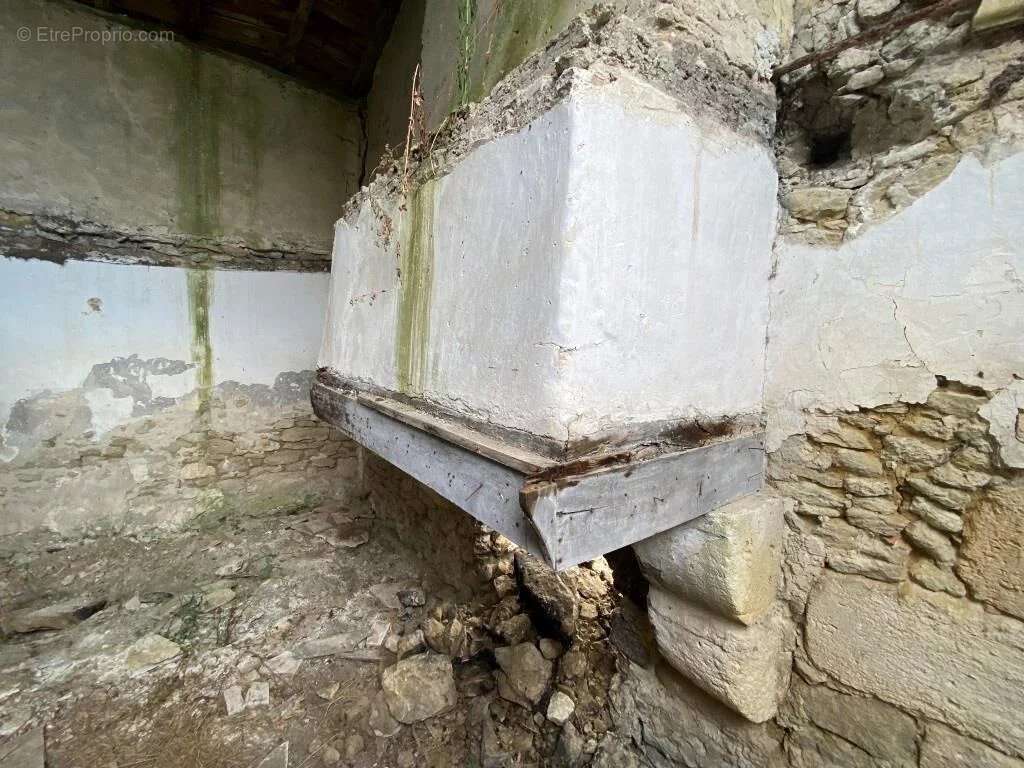 Maison à SAINT-CHRISTOLY-DE-BLAYE