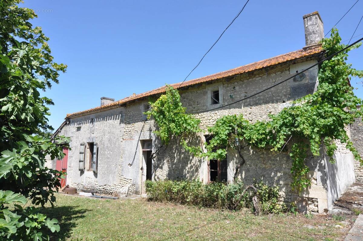Maison à NONAC