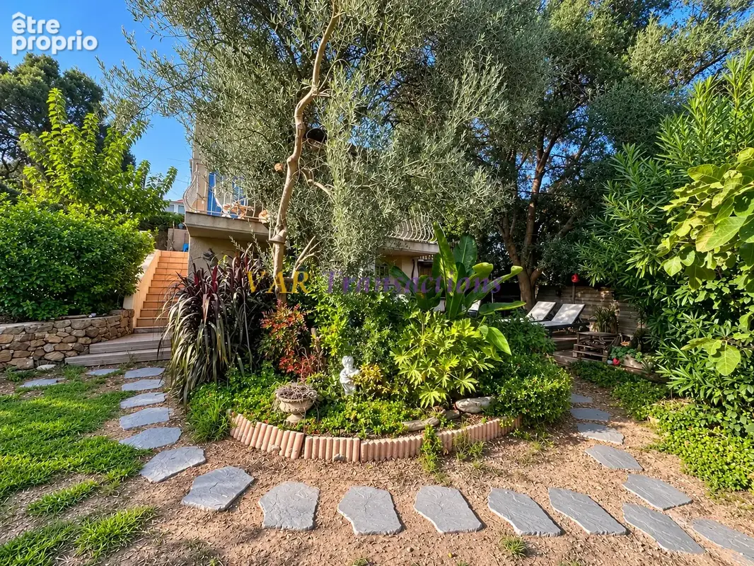 Maison de charme avec jardin arboré, terrasses et studio indépendant - photo 1