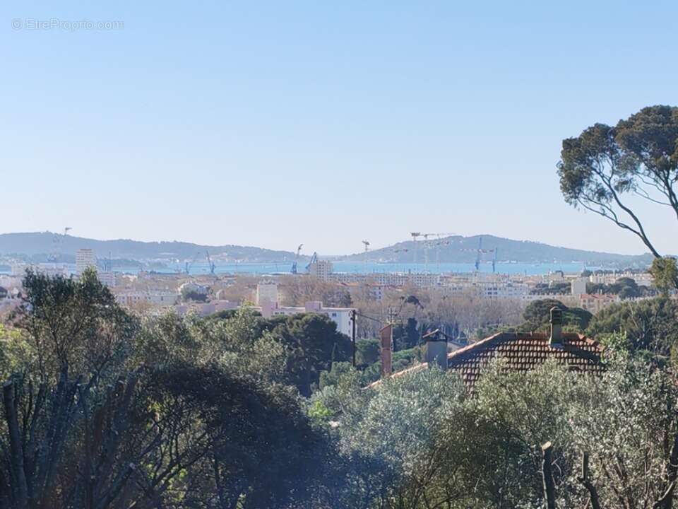 Terrain à TOULON