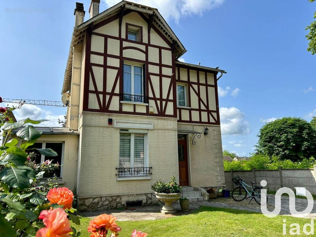 Photo 1 - Maison à ANGERVILLE