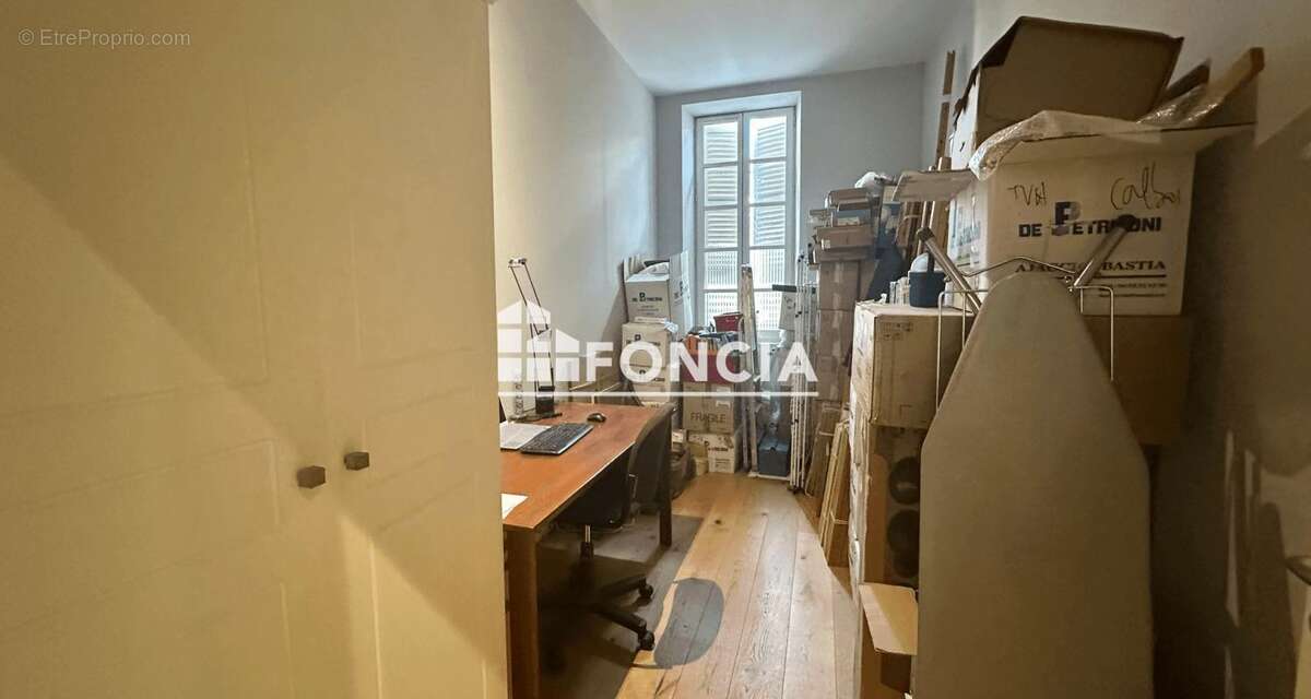 Appartement à MARSEILLE-6E