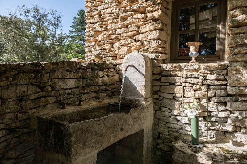 Maison à GORDES