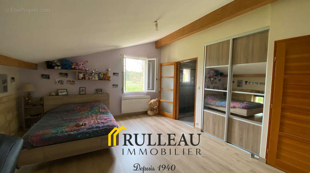 Maison à SAINT-CHRISTOLY-DE-BLAYE