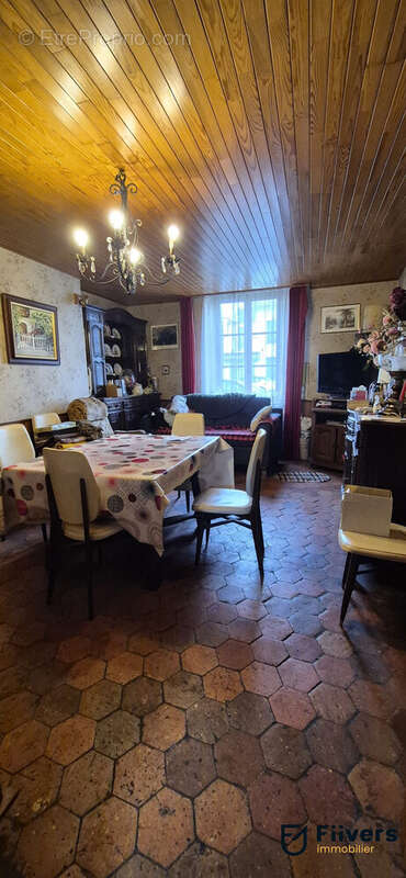 Maison à SAINT-FARGEAU-PONTHIERRY