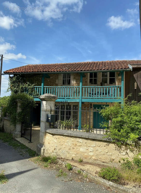 Maison à BOURROU