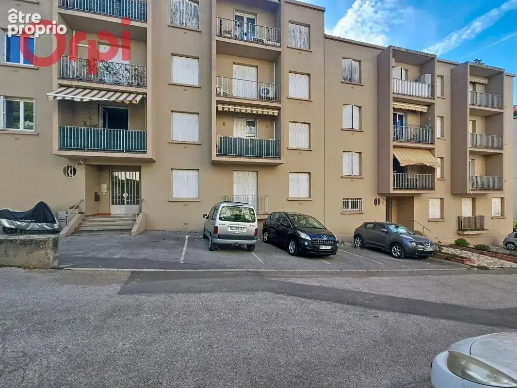 Appartement 3/4 pièces de 69 m² à rénover —  Dernier étage — Grand garage & cave - photo 4