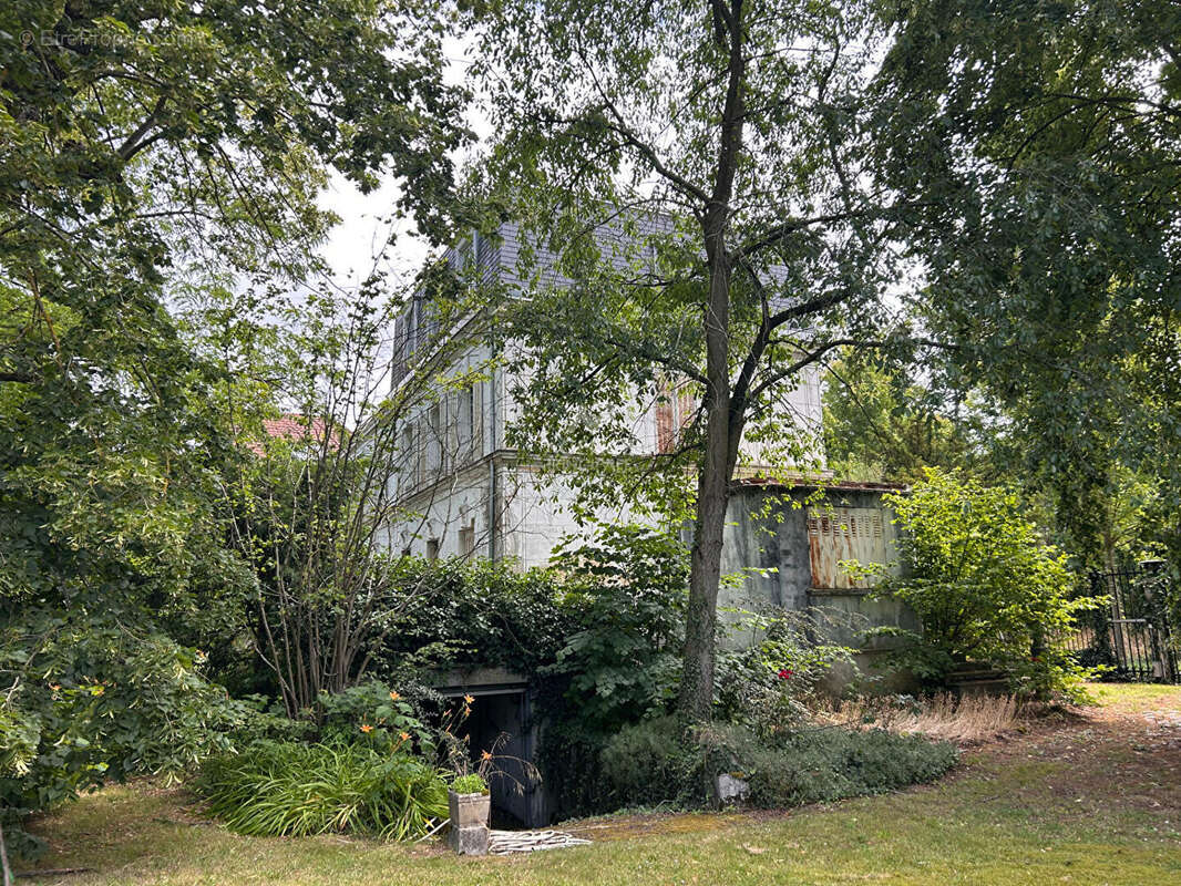 Maison de 6 pièce(s) 250m2 - photo 3