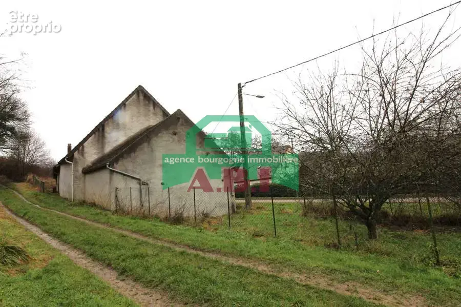 58, propriété indépendante avec spacieuses dépendances attenantes. - photo 14