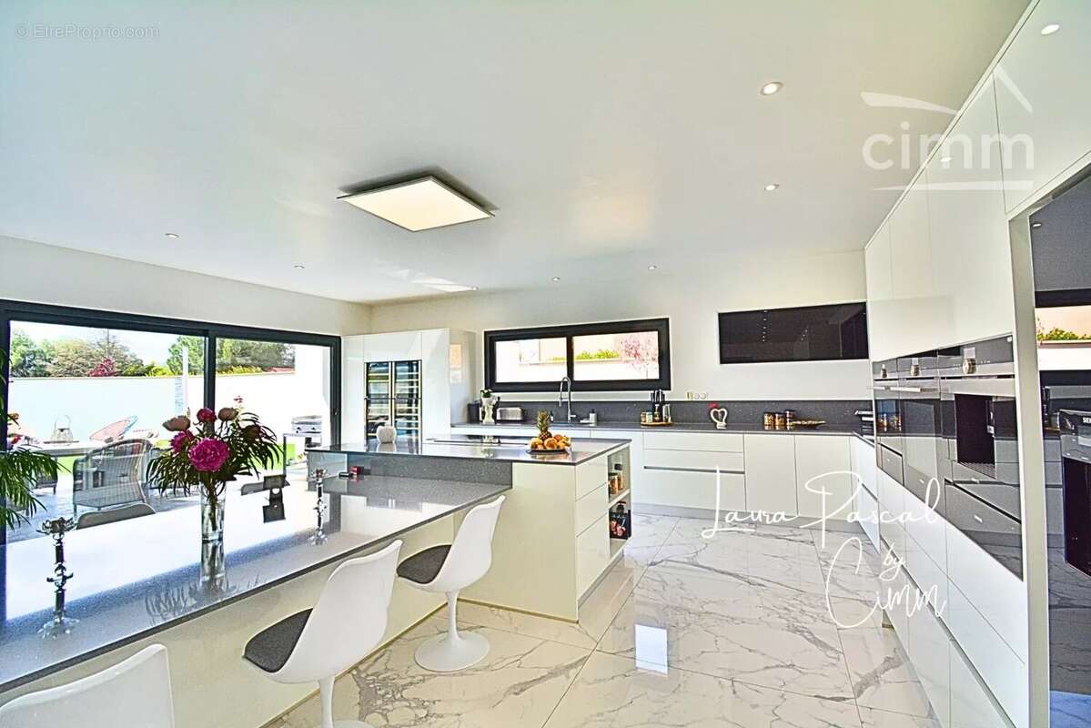 Llupia (66) villa d’exception contemporaine  avec piscine interieur - photo 6