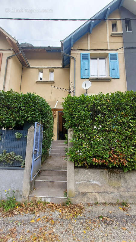 Maison à LIVET-ET-GAVET