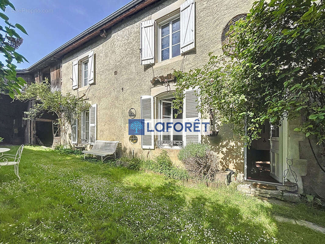 Maison à VAUX-SUR-BLAISE