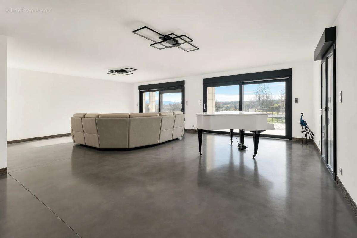 Maison de 390 m² avec terrain de 3 hectares - photo 21