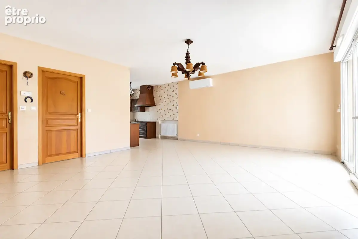 Maison individuelle de plain-pied avec jardin et garage. - photo 5