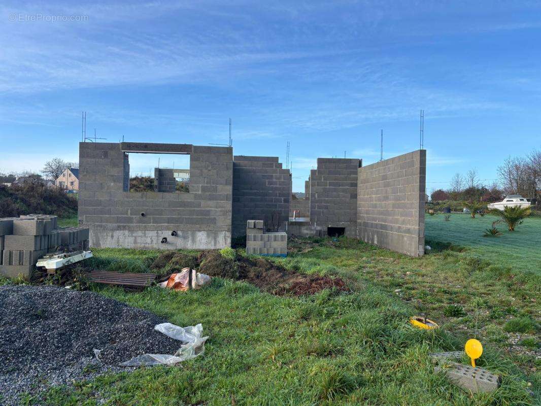 Maison à SAINT-JEAN-LA-POTERIE