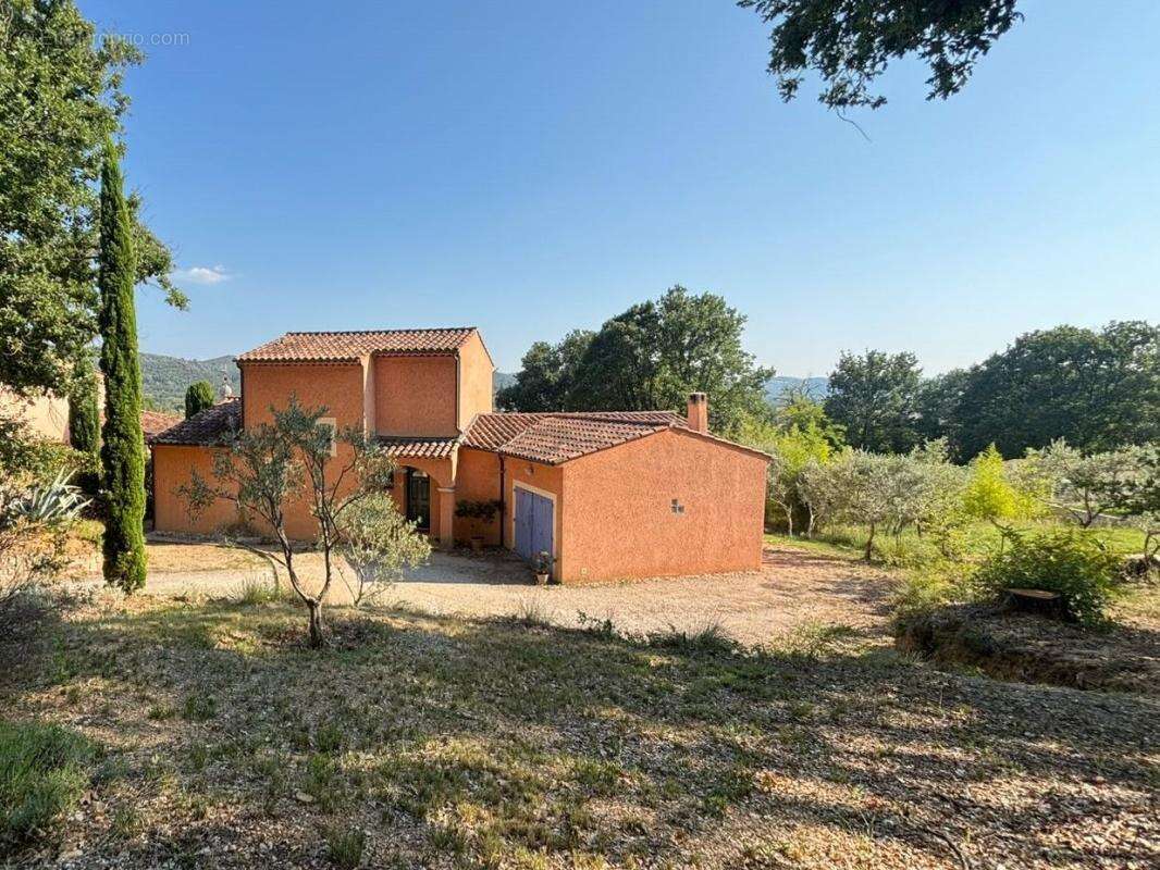 Villa provençale type 4 avec piscine, jardin et garage - photo 4
