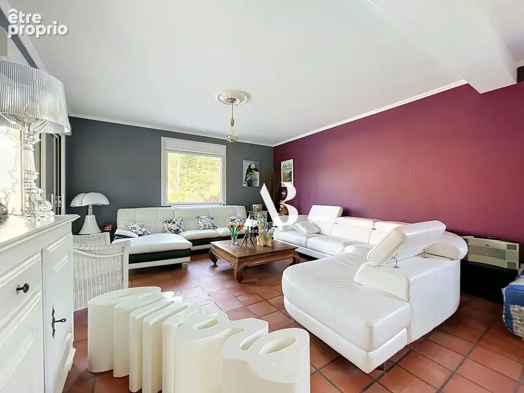 maison familiale 8 pièces 189,7 m2 sur un terrain avec piscine de 1540 m2 - photo 4