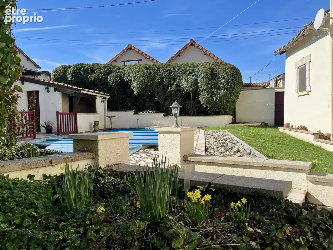 Centre Vergt   Maison de caractère avec piscine - photo 17
