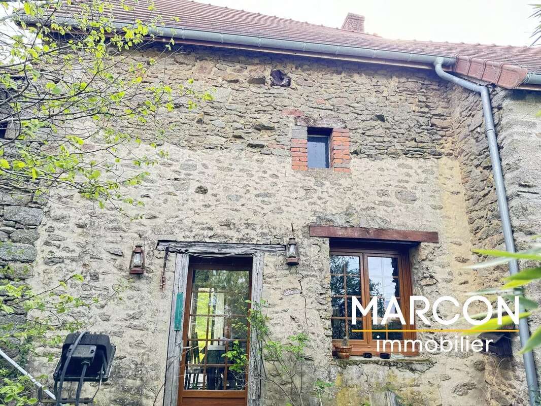 Maison à PIONNAT