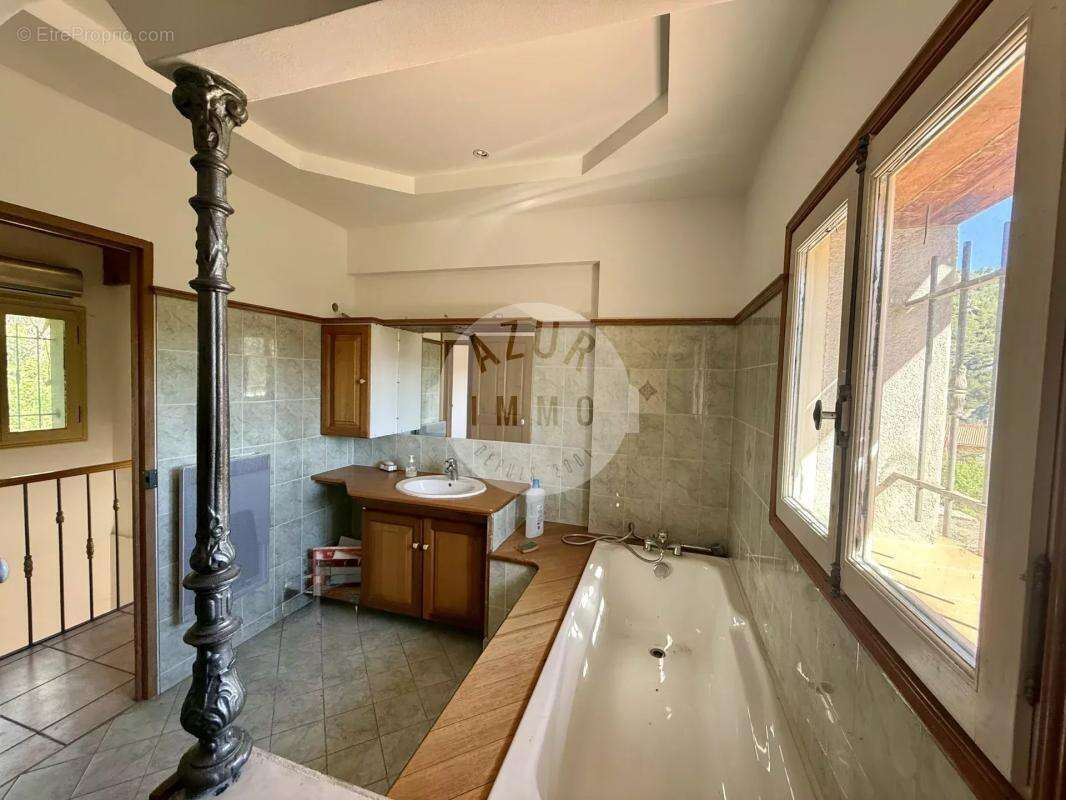 Maison à ROQUEVAIRE