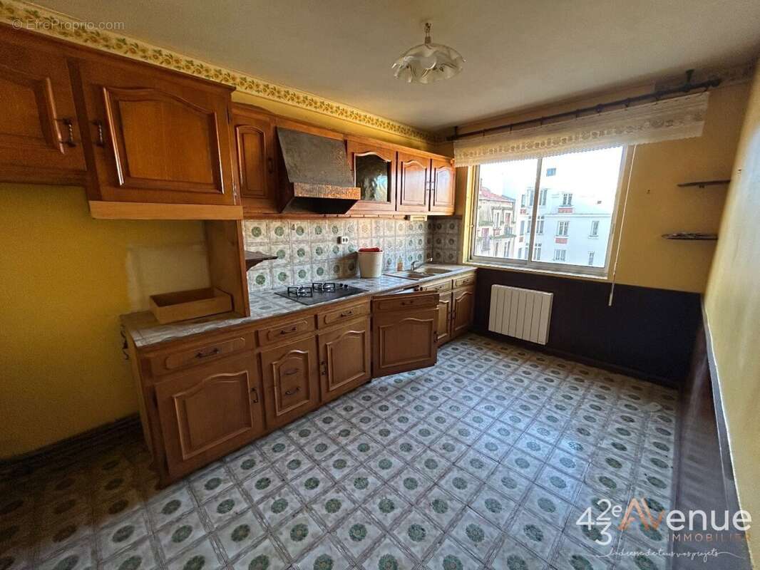 Appartement à SAINT-ETIENNE