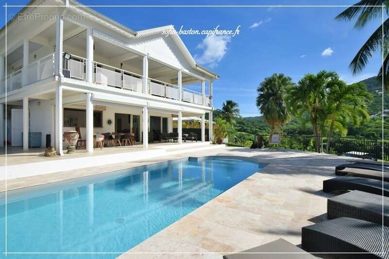 Maison à LES TROIS-ILETS