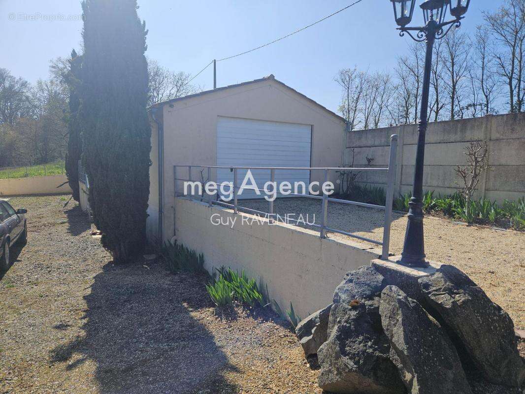 Maison à MONTREUIL-BELLAY