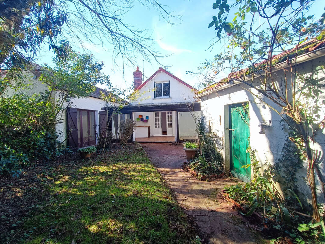 Maison à JUSSY-LE-CHAUDRIER