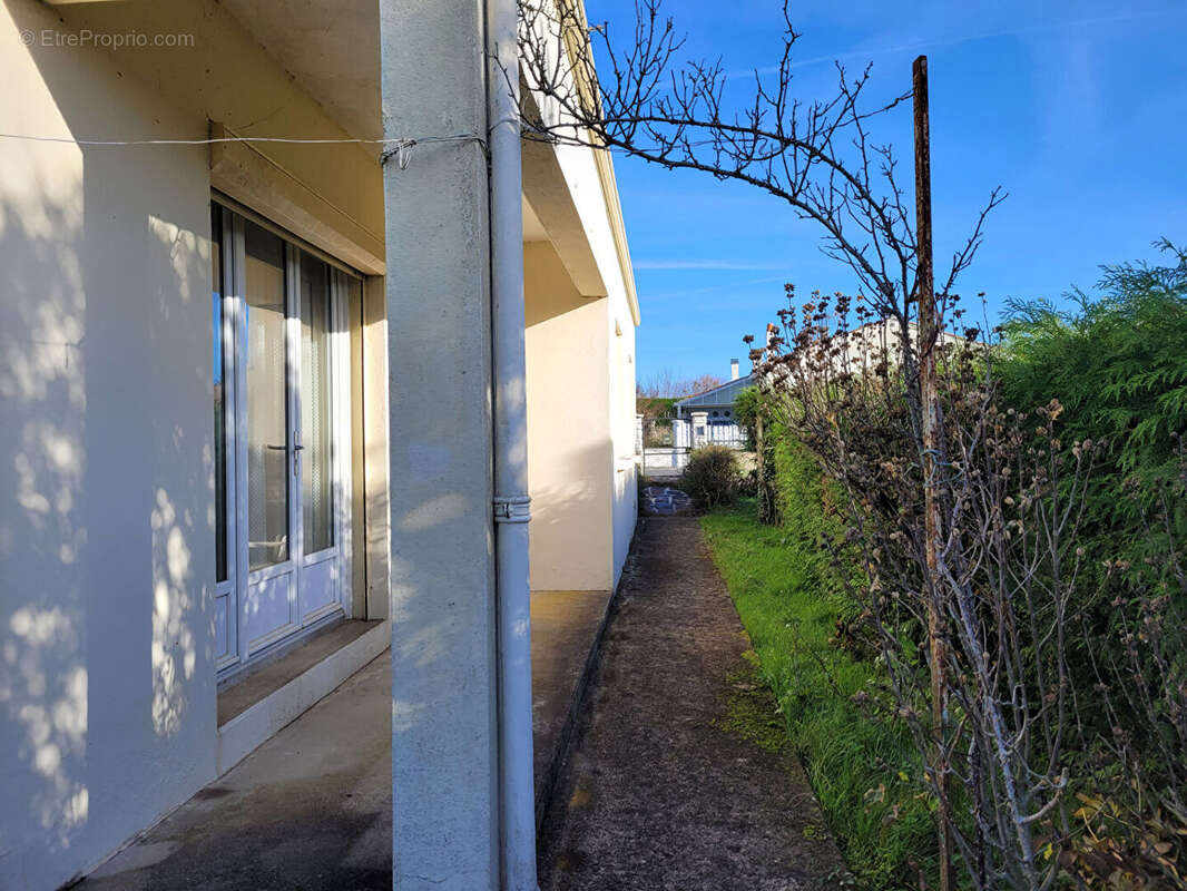 BREUIL MAGNE maison de 90 m2 de type 4 avec jardin de 600 m² - garage de 19 m² - Pompe à chaleur - photo 2