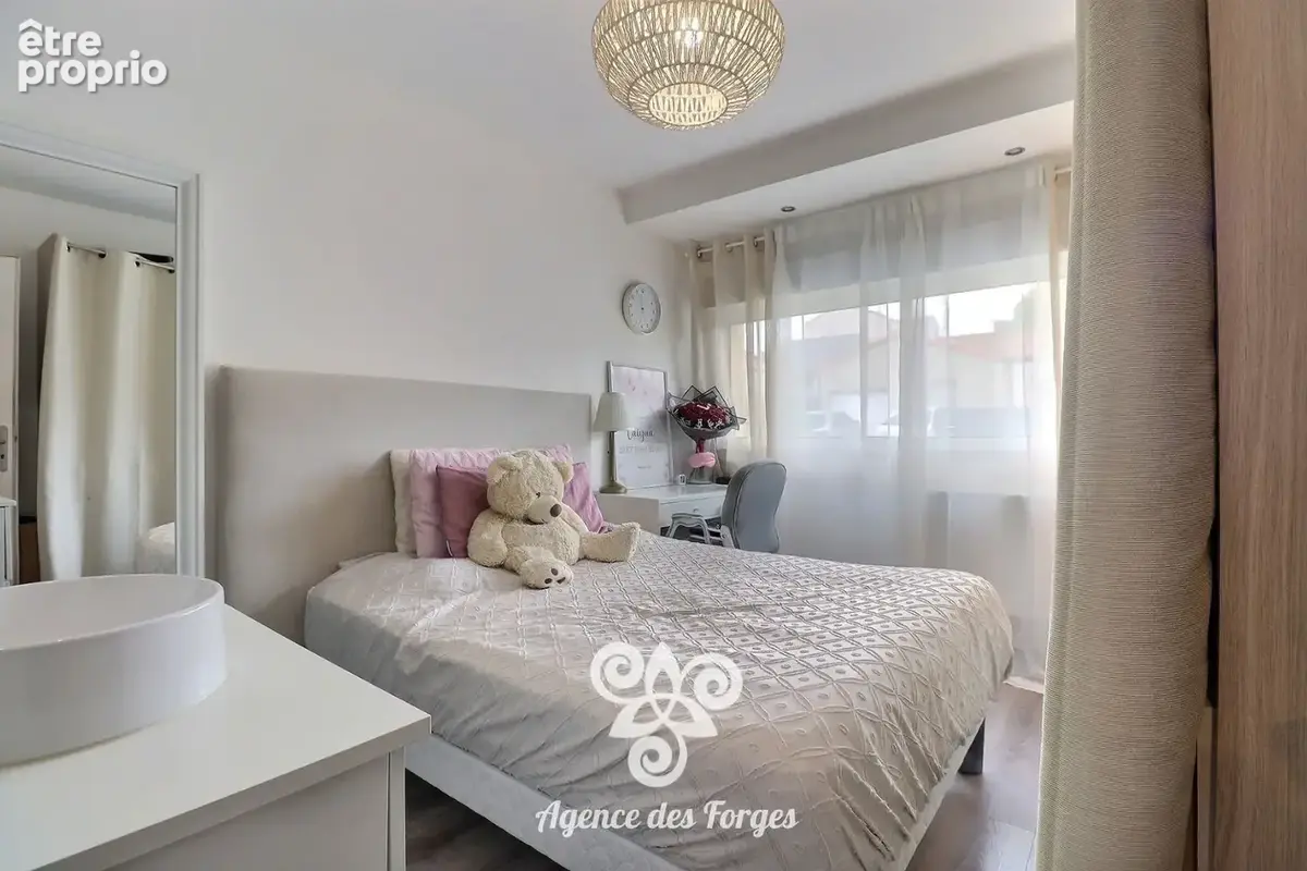 Bourg MOUZILLON, maison récente (100 m²), 4 chambres, jardin (408 m²) - photo 10