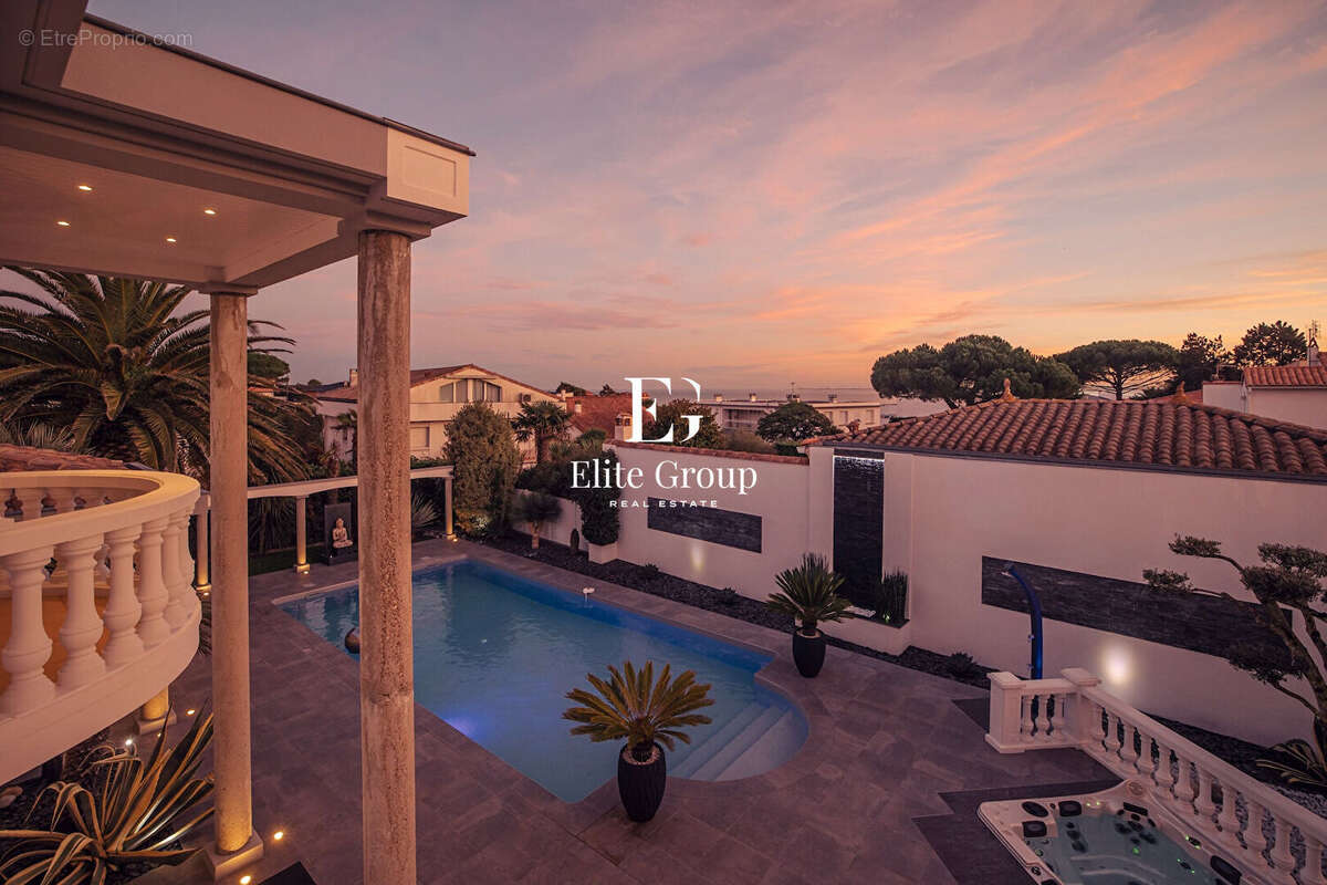 Maison à VAUX-SUR-MER