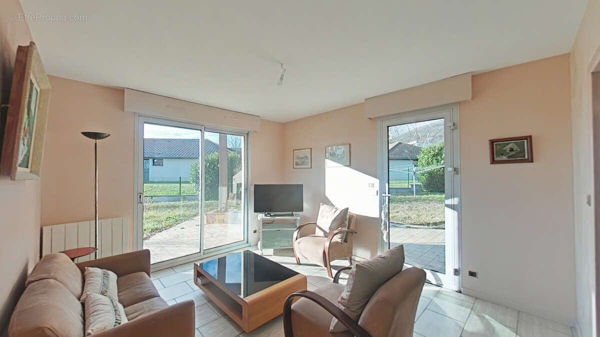 Maison à DIVONNE-LES-BAINS