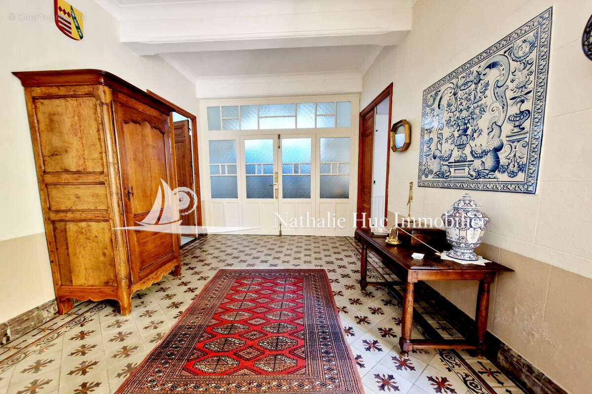 Maison à SAINT-LAURENT-DE-LA-SALANQUE