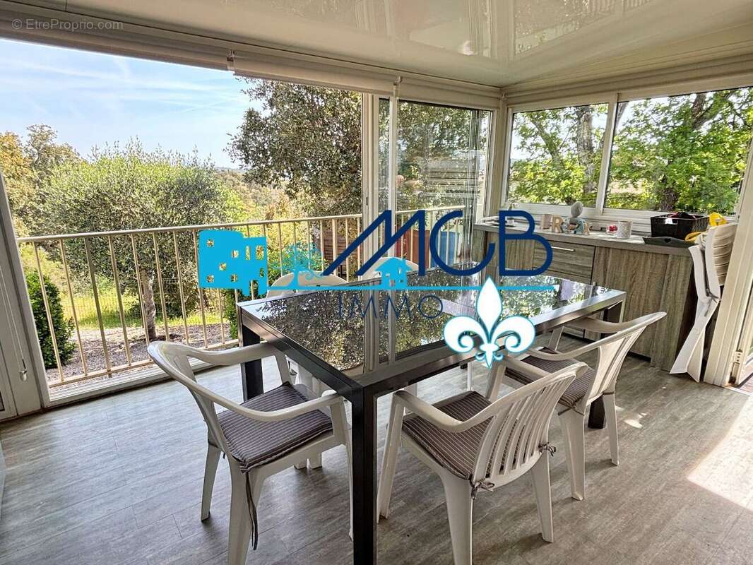 Maison à ROQUEBRUNE-SUR-ARGENS