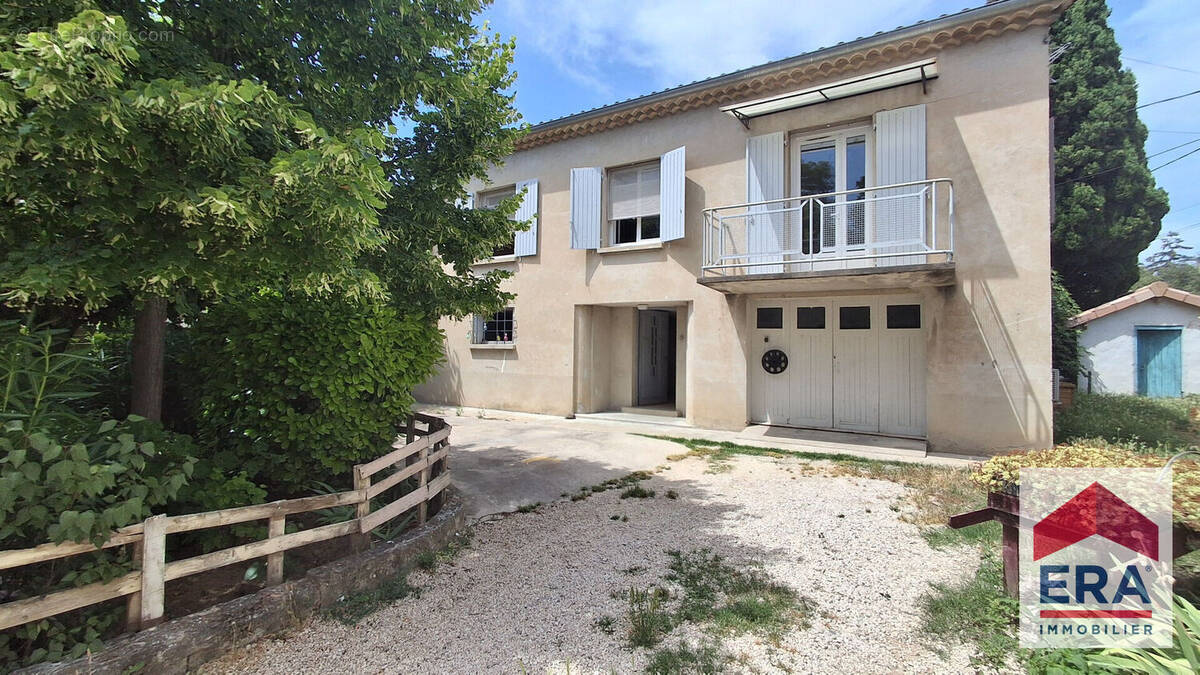 Maison à VALREAS