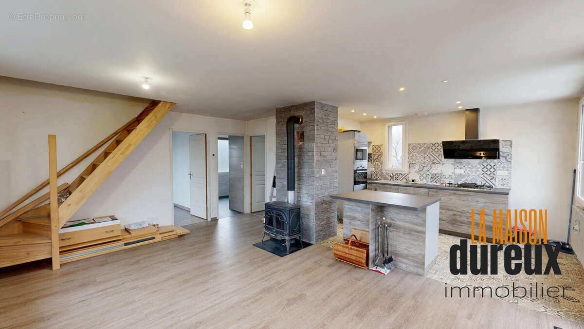 Maison 59 m² à Beaujeu-Saint-Vallier-Pierrejux-Et-Quitteur  - photo 2